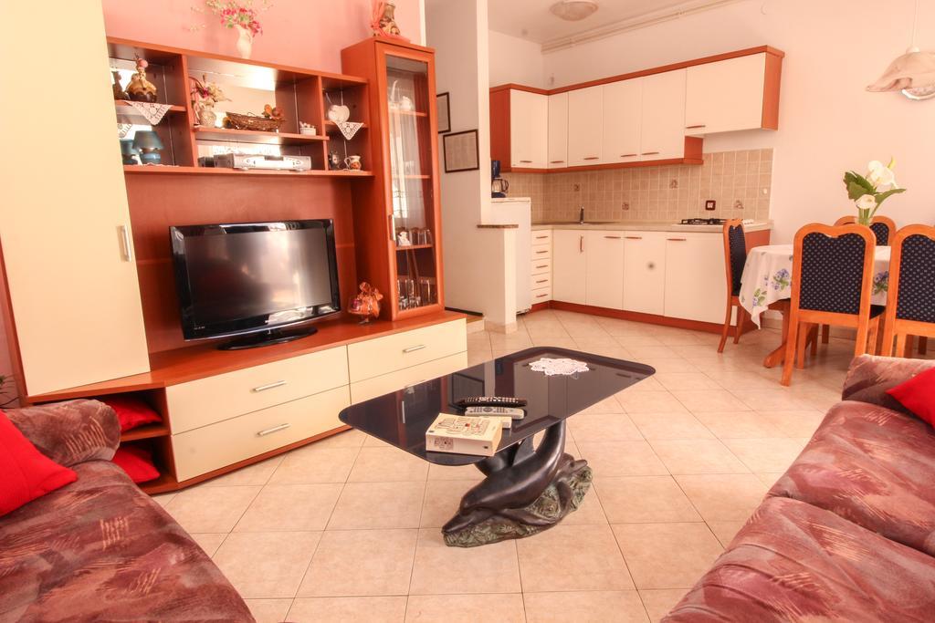 Apartments Sonja Ровин Екстериор снимка