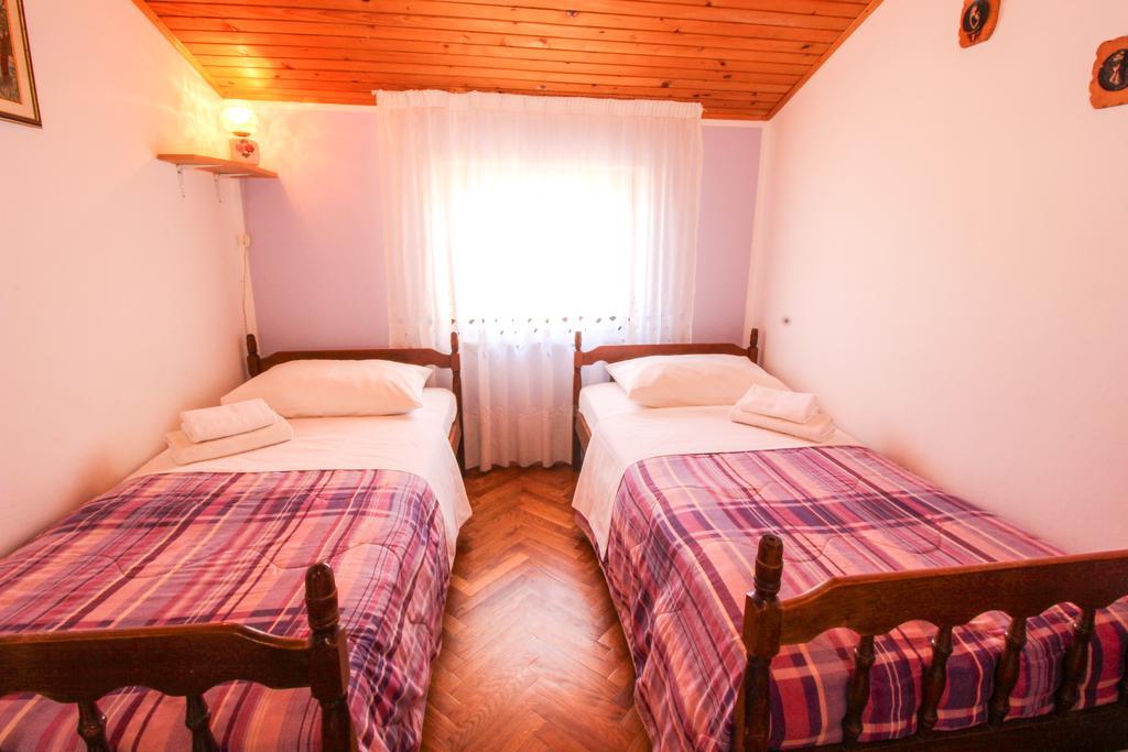 Apartments Sonja Ровин Екстериор снимка
