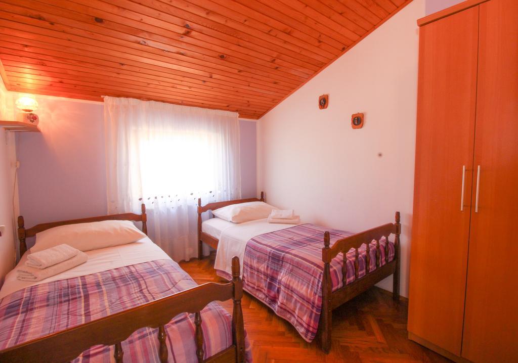 Apartments Sonja Ровин Екстериор снимка
