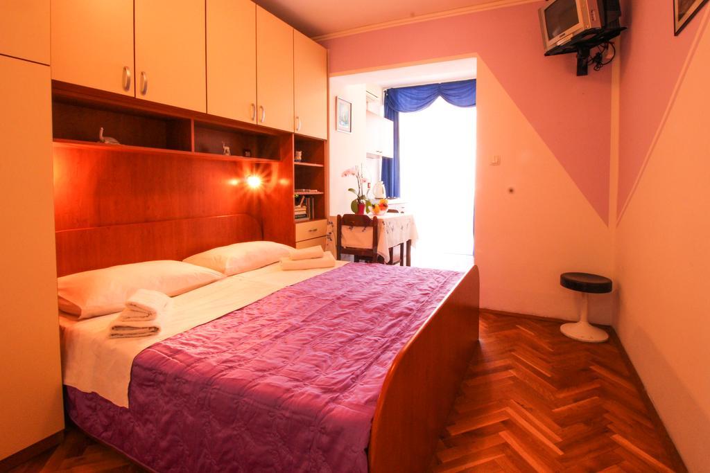 Apartments Sonja Ровин Екстериор снимка