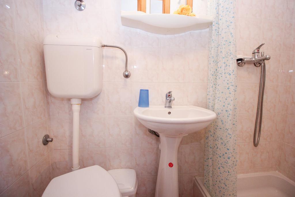 Apartments Sonja Ровин Екстериор снимка