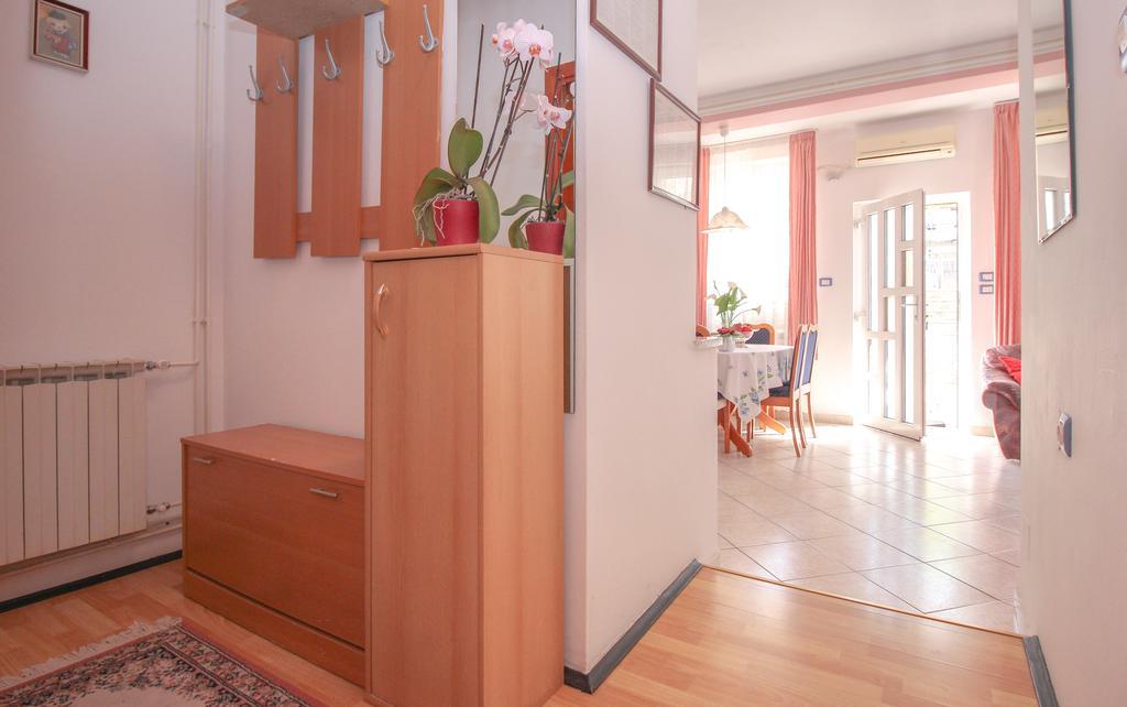 Apartments Sonja Ровин Екстериор снимка