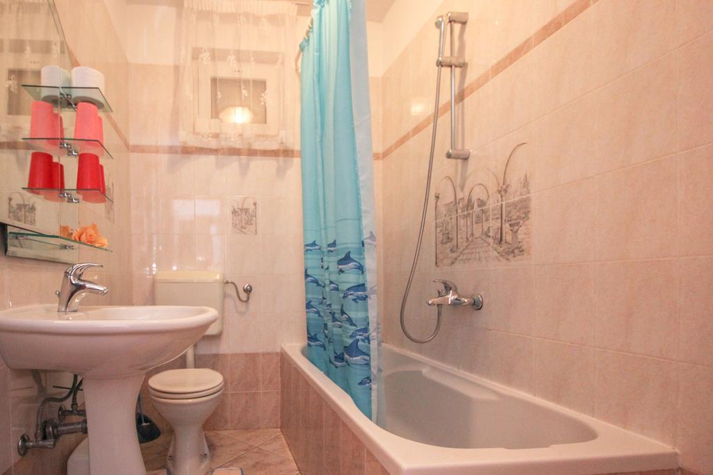 Apartments Sonja Ровин Екстериор снимка