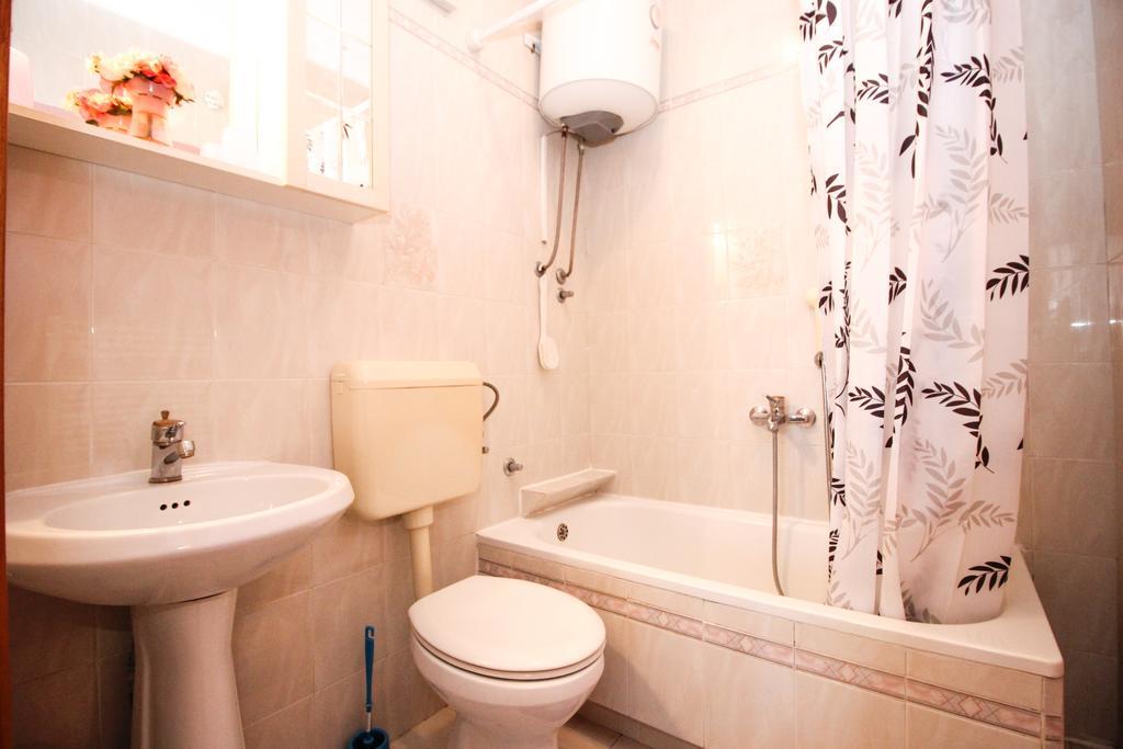 Apartments Sonja Ровин Екстериор снимка